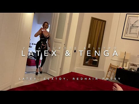 ❤️ Jaruma mai jajayen kaya sanye da rigar latex mai cin duri ❌ Batsa
