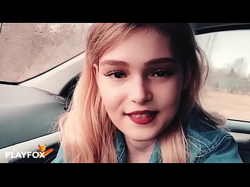 ❤️ Sexy babe cikin farin ciki yana tsotse katin rangwame ❌ Batsa